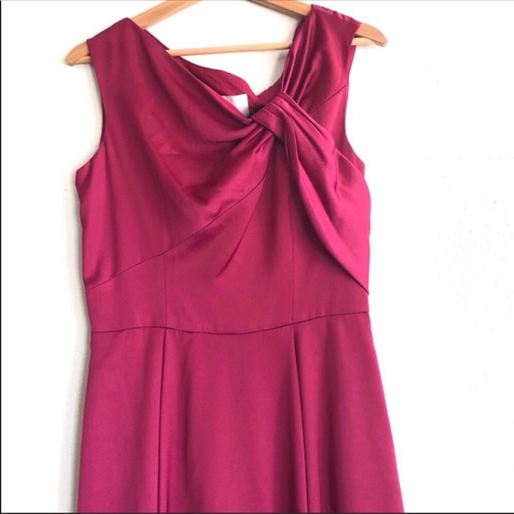 NEW Gal Meets Glam Noelle Twist Neck satin dress in Berry pink shade size 6 - Picture 4 of 10
